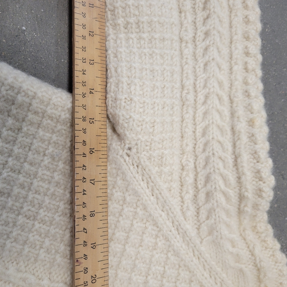 Vintage wool cableknit mens small women's medium sweater - Picture 9 of 12